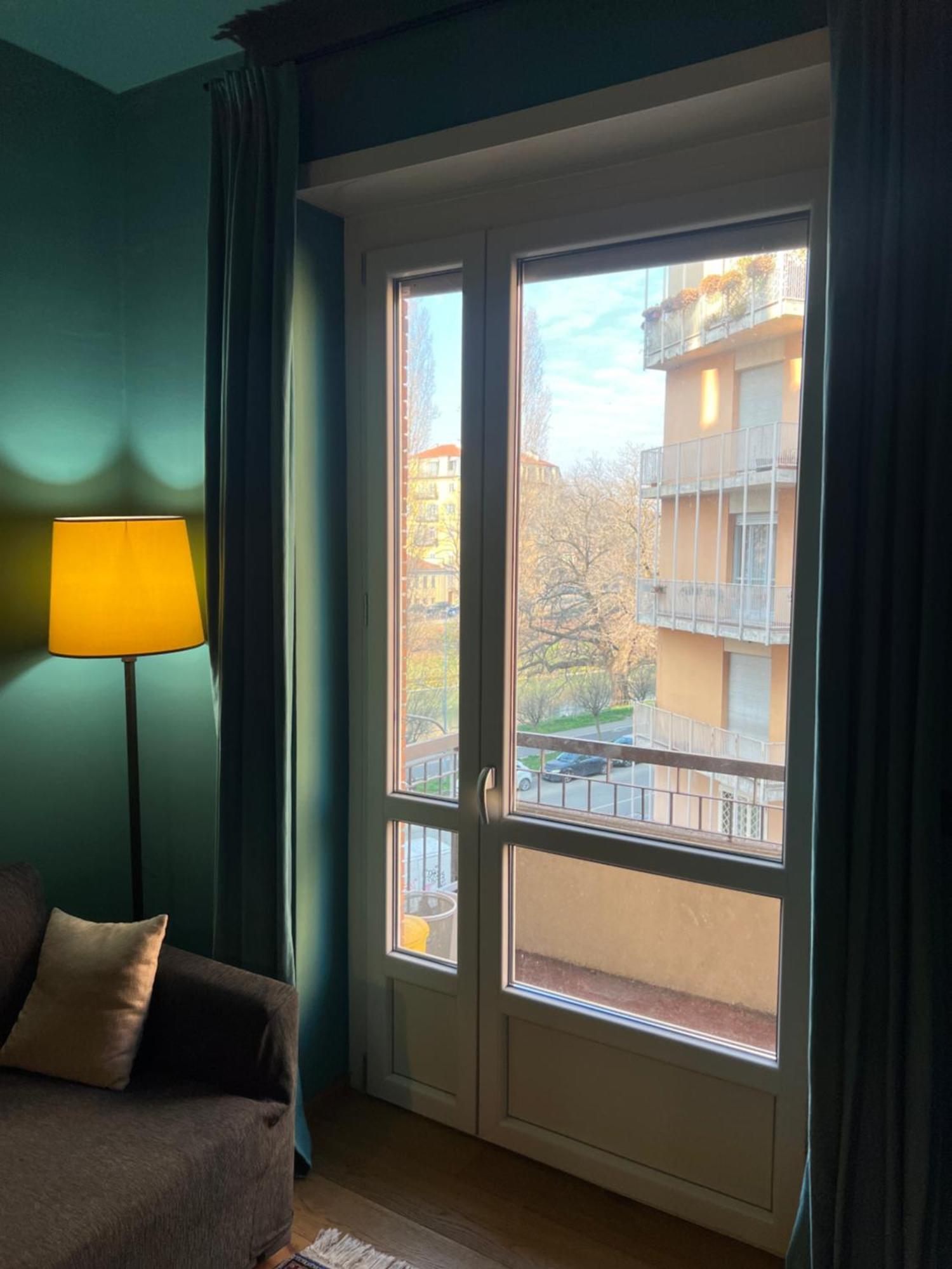 Room With Private Balcony On The Dora River Turin Ngoại thất bức ảnh
